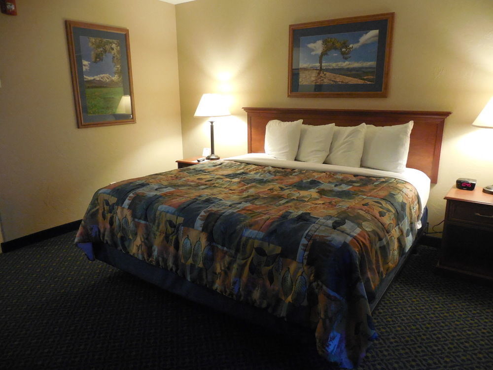 Blue Mountain Inn And Suites Rangely Exterior foto